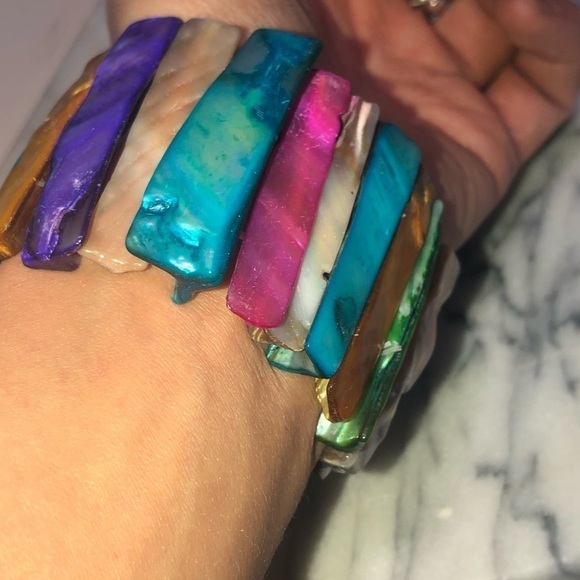 VTG Mother of Pearl Rainbow Multi Colour Dyed Stick Stretch Bracelet 6” - 9” - Picture 4 of 5